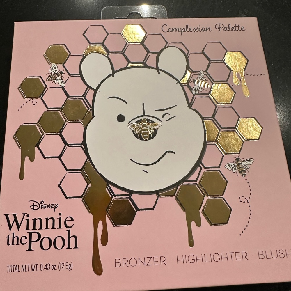 ⭐️ Disney Winnie the Pooh Highlighter/Bronzer ⭐️